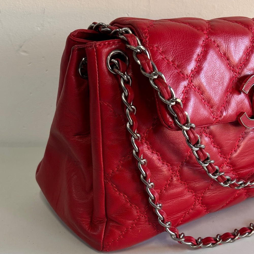CHANEL Red Quilted Shoulder Bag - Picture 2 of 10